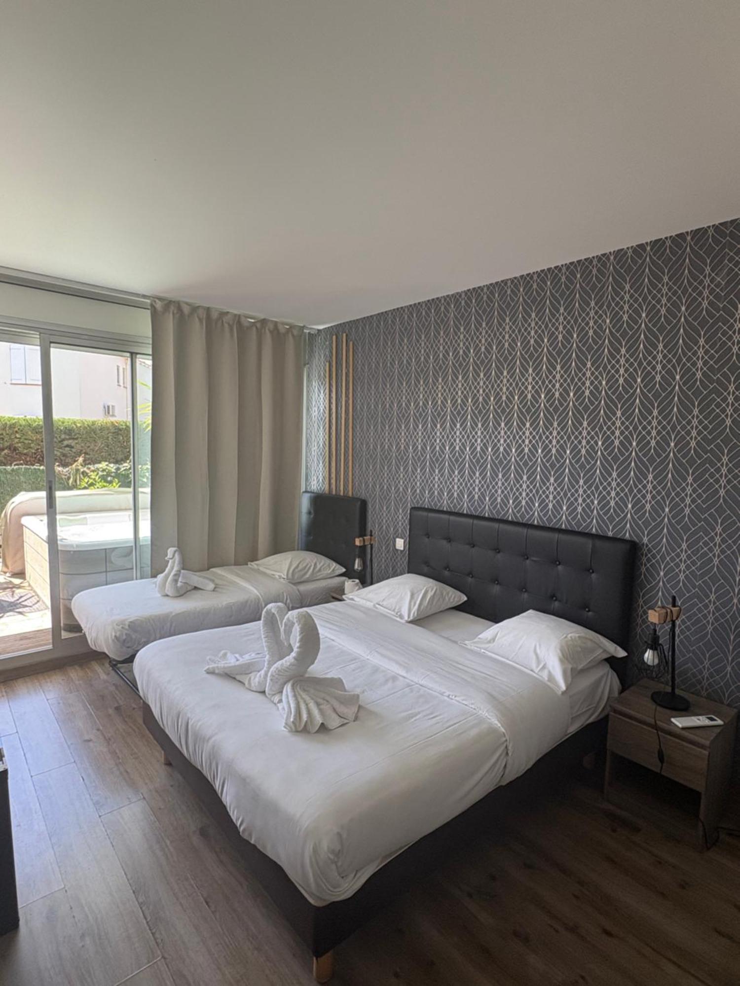 Hotel Sable Et Soleil - Port, Et Jacuzzi Prive Fréjus