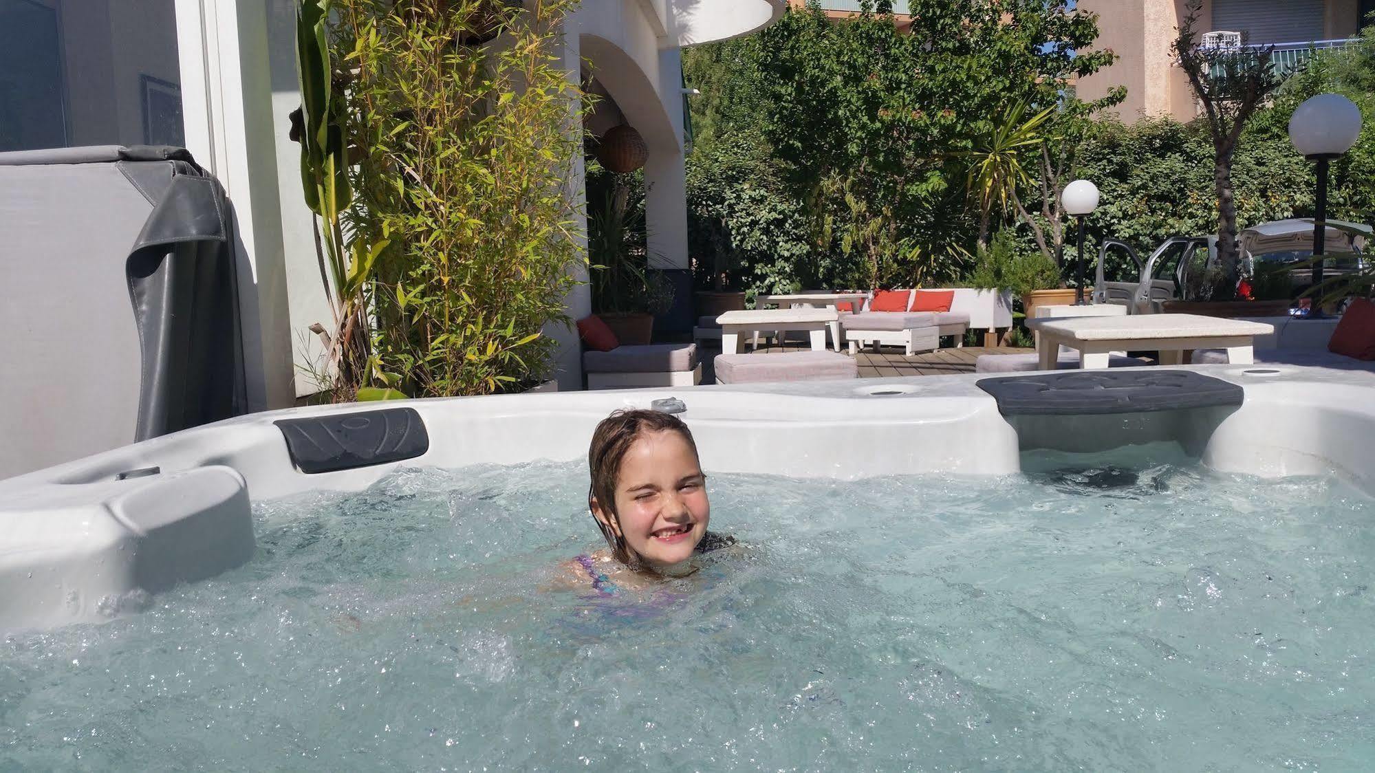 Hotel Sable Et Soleil - Port, Et Jacuzzi Prive 3*