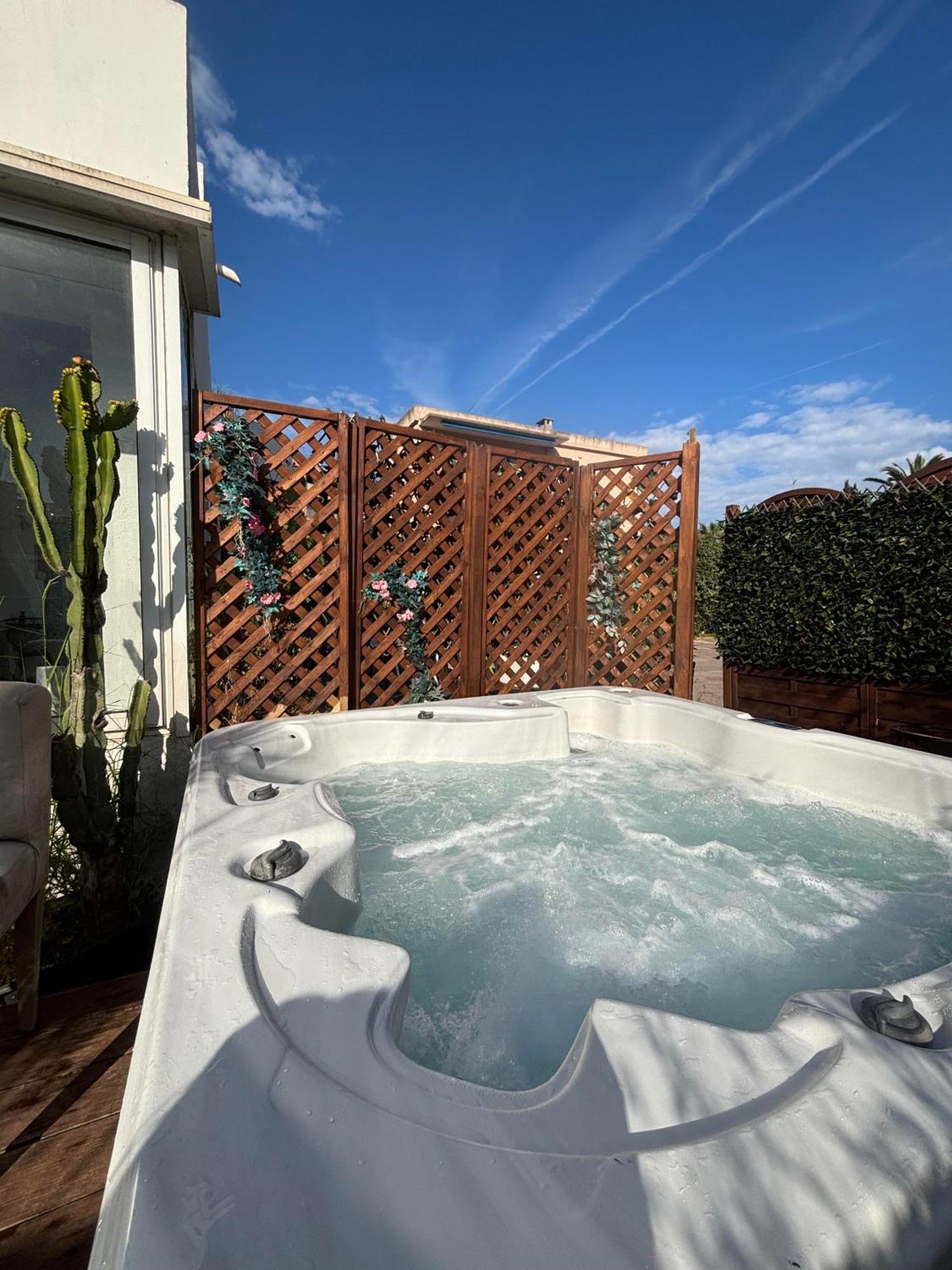 Sable Et Soleil - Port, Et Jacuzzi Prive 3* Fréjus