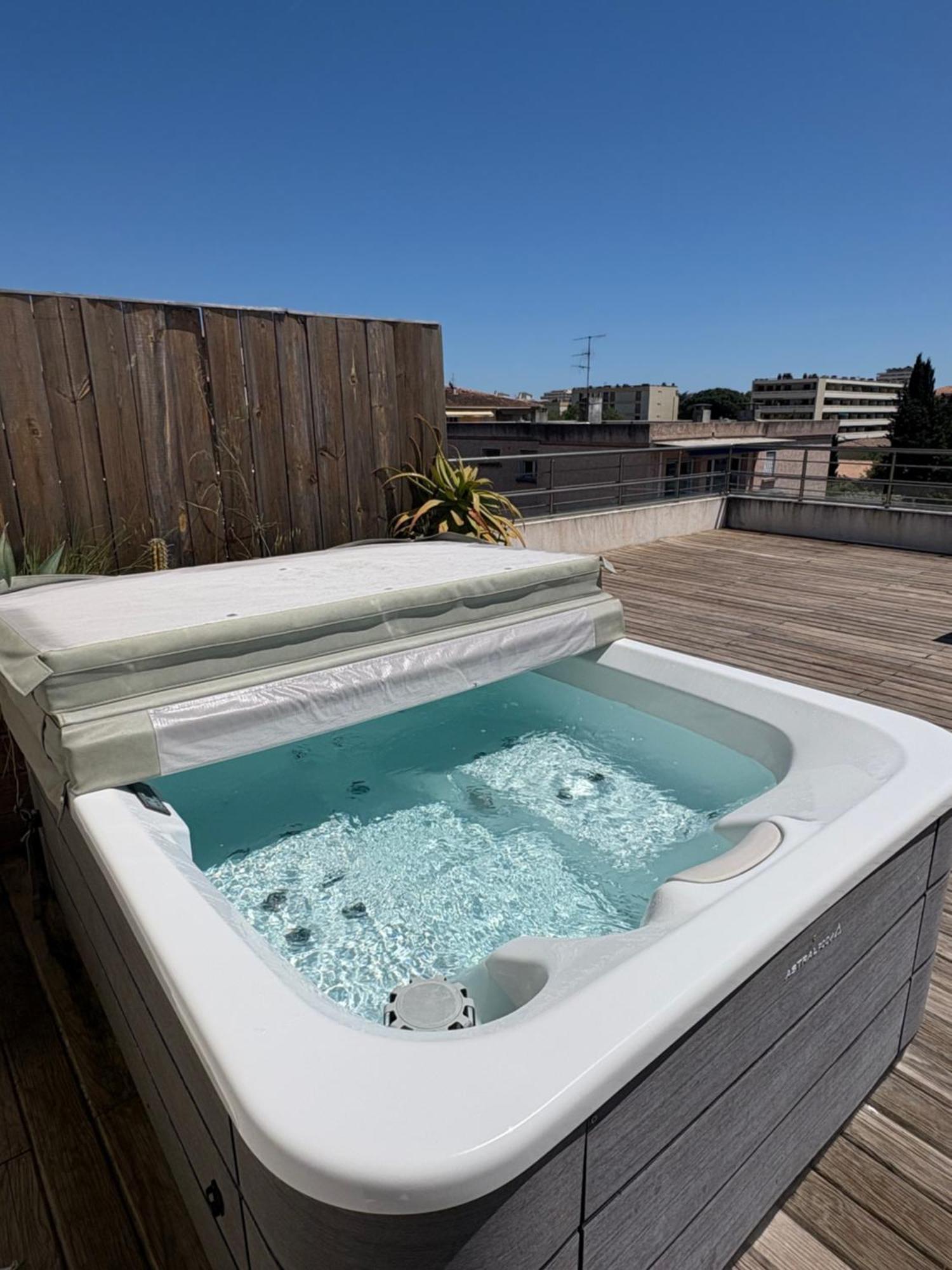 Sable Et Soleil - Port, Et Jacuzzi Prive Hotel Fréjus