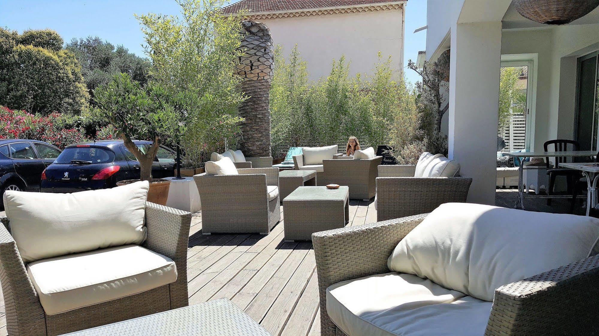 Sable Et Soleil - Port, Plage Et Jacuzzi Prive 3*
